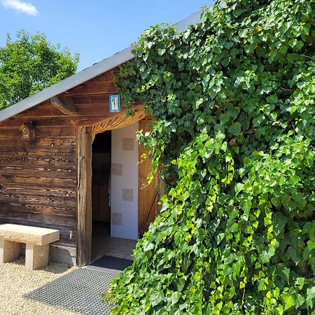 La Maison Ronde Et Ses 2 Cahutes Monthoiron Εξωτερικό φωτογραφία