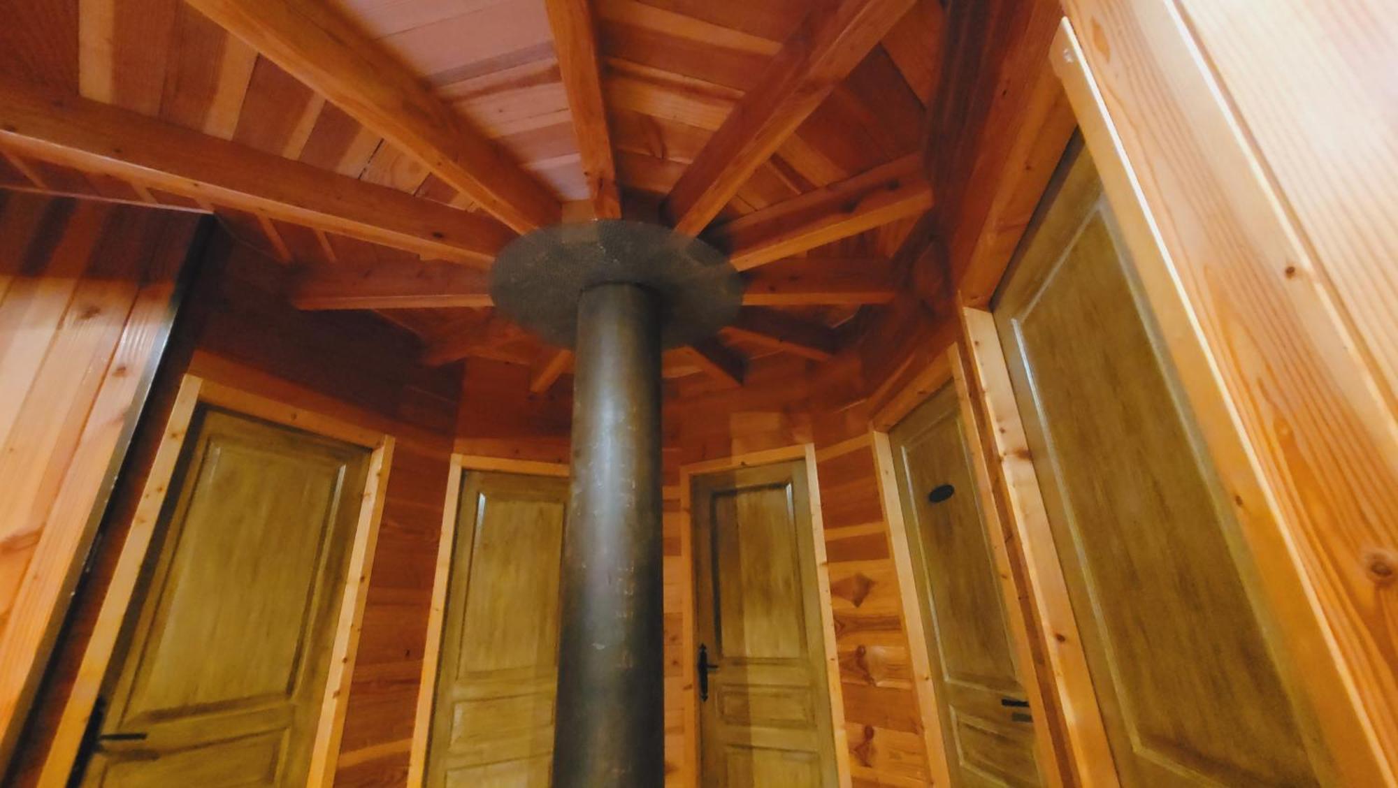 La Maison Ronde Et Ses 2 Cahutes Monthoiron Εξωτερικό φωτογραφία