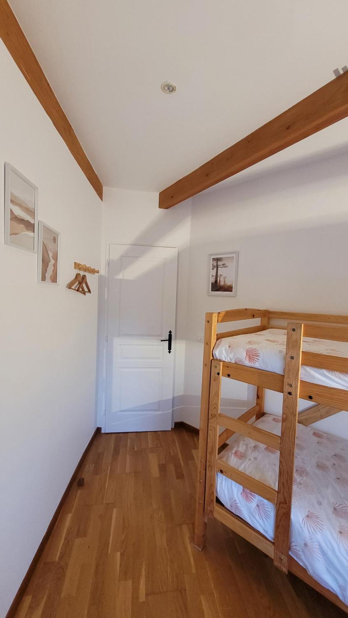 La Maison Ronde Et Ses 2 Cahutes Monthoiron Εξωτερικό φωτογραφία