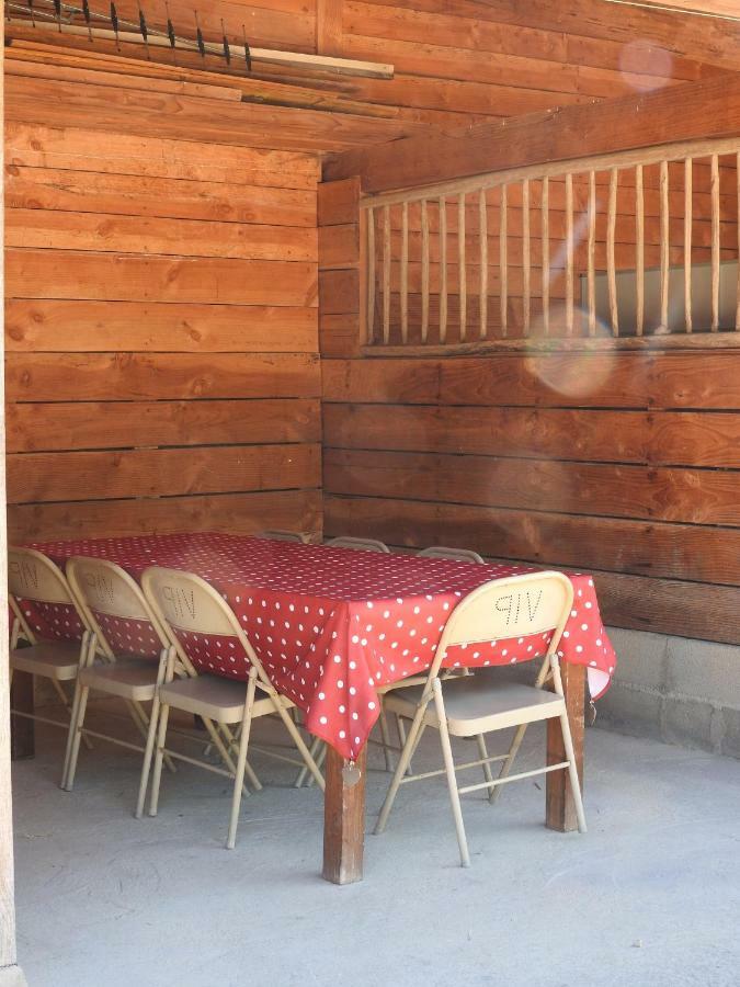La Maison Ronde Et Ses 2 Cahutes Monthoiron Εξωτερικό φωτογραφία